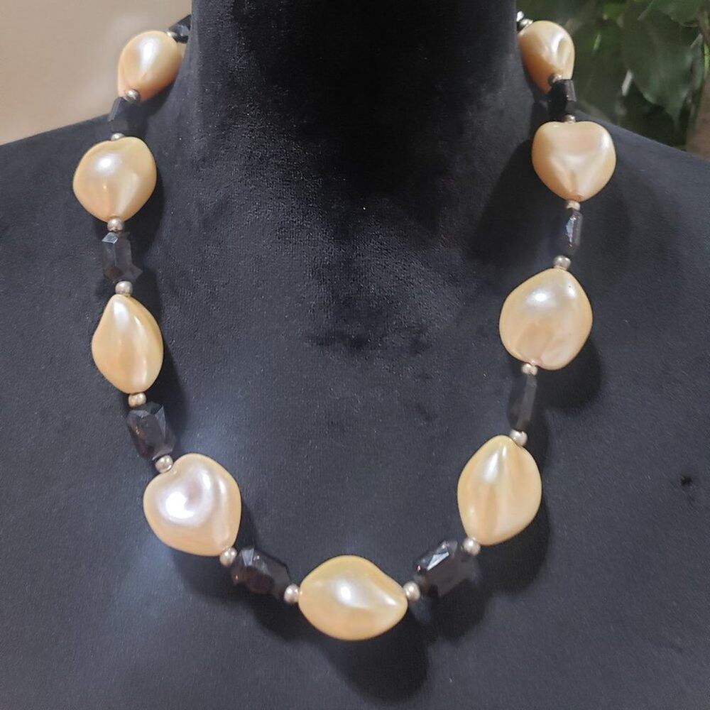 Women Fashion Vintage Chunky Big Cream Lucite Beads Black Stones Beaded Necklace - Picture 1 of 6